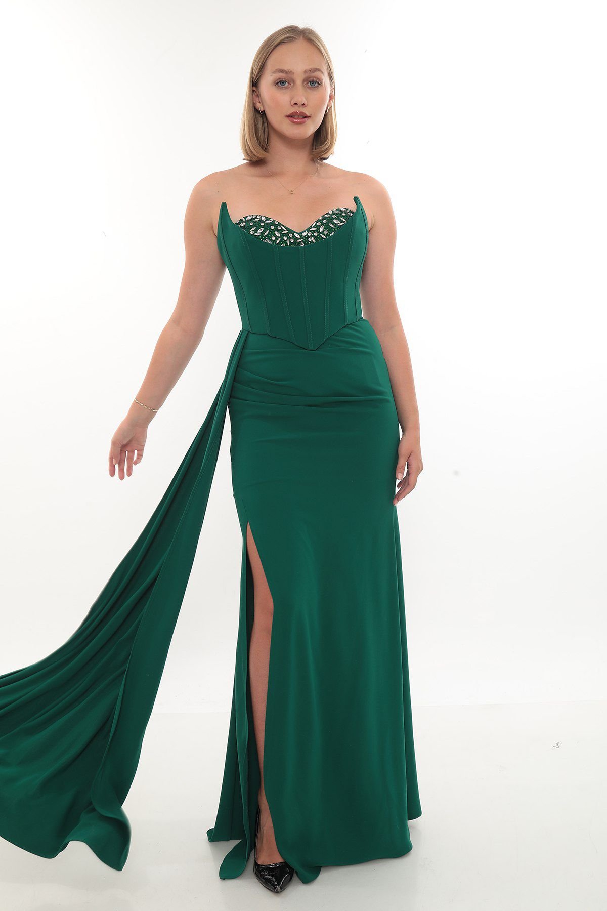 WhatsApp Görsel 2025-10-15 saat 13.09.23_8ad68b28 Elegant Crepe Dress – Style 4040 (Emerald) - Görsel 1